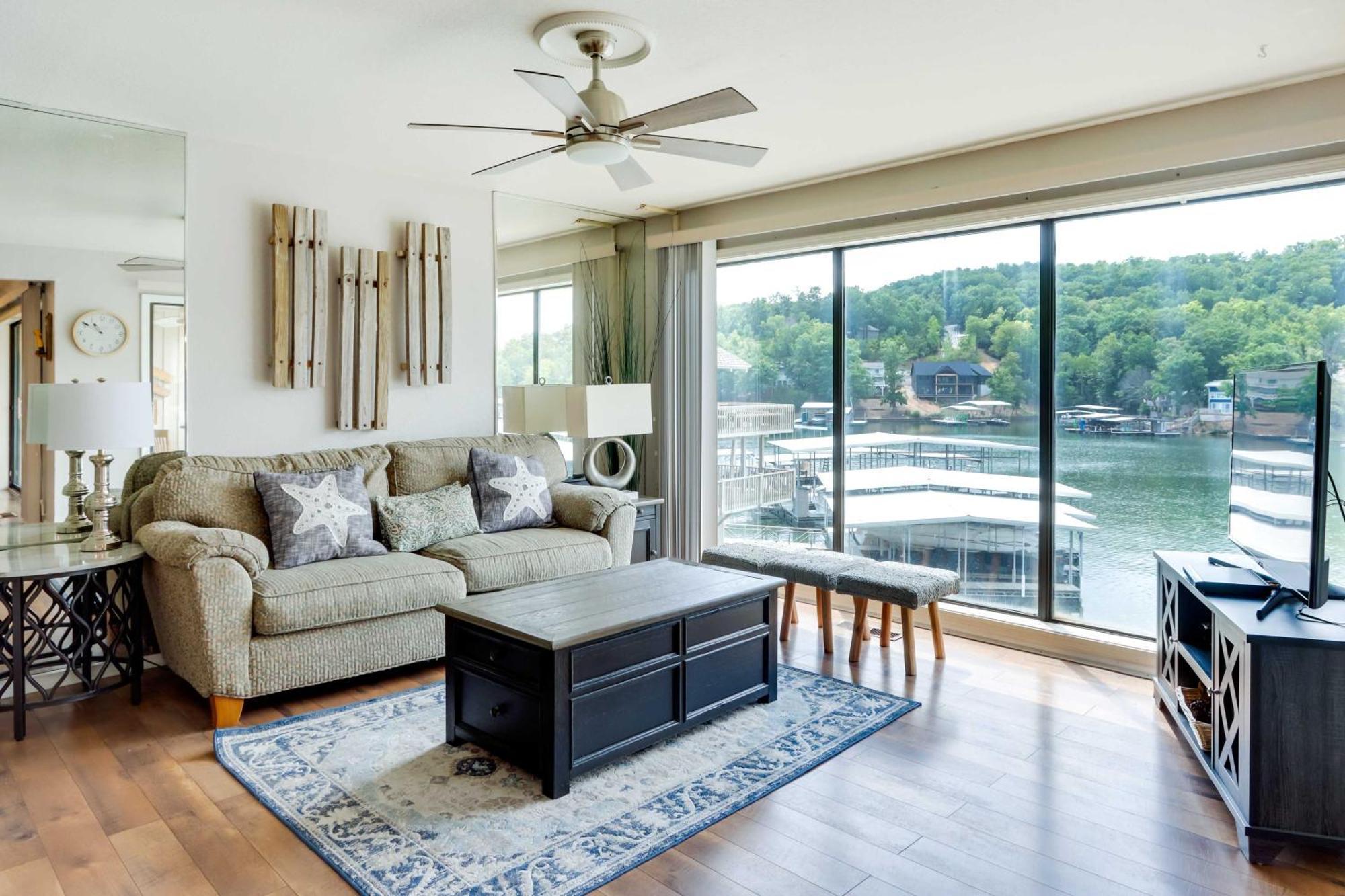 Lakefront Osage Beach Condo With Community Pool Luaran gambar