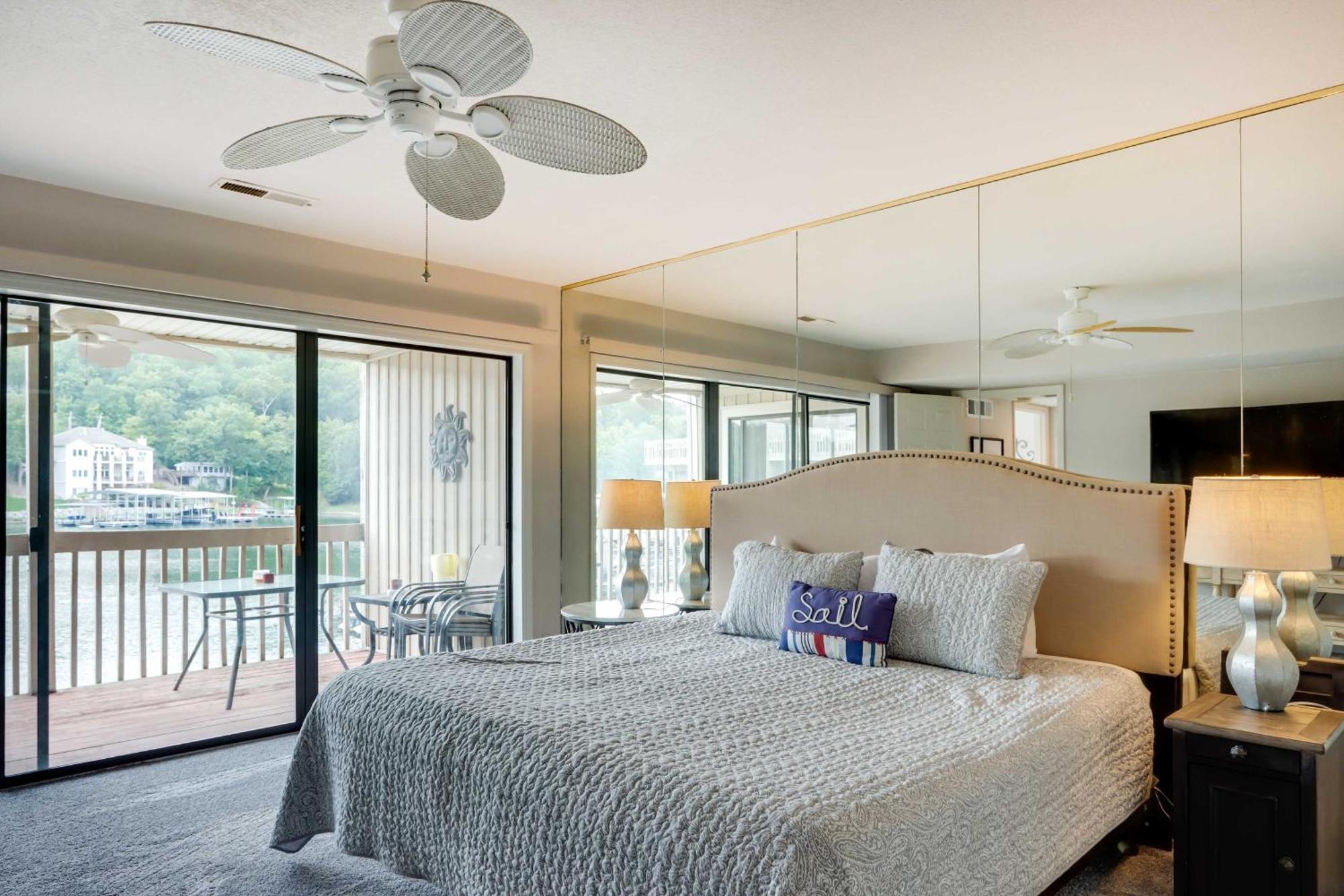 Lakefront Osage Beach Condo With Community Pool Luaran gambar